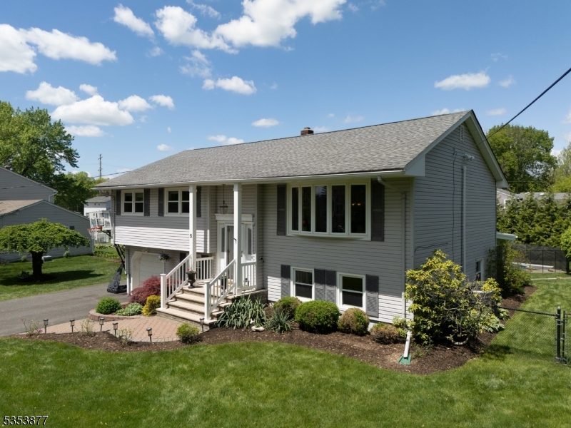 5 John Henry Dr