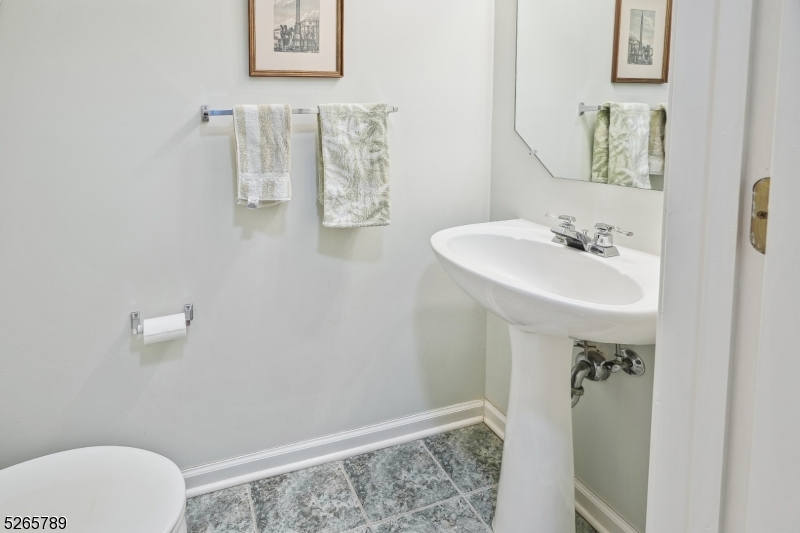 Hamilton Crest - Residential