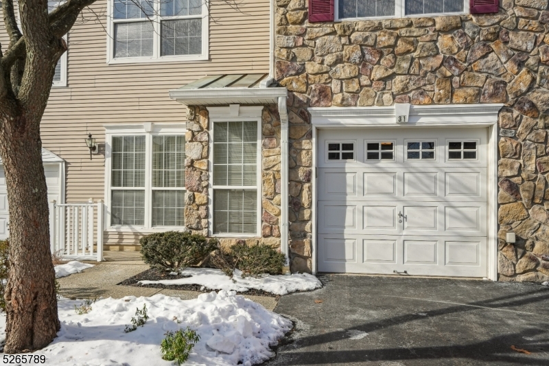 Hamilton Crest - Residential