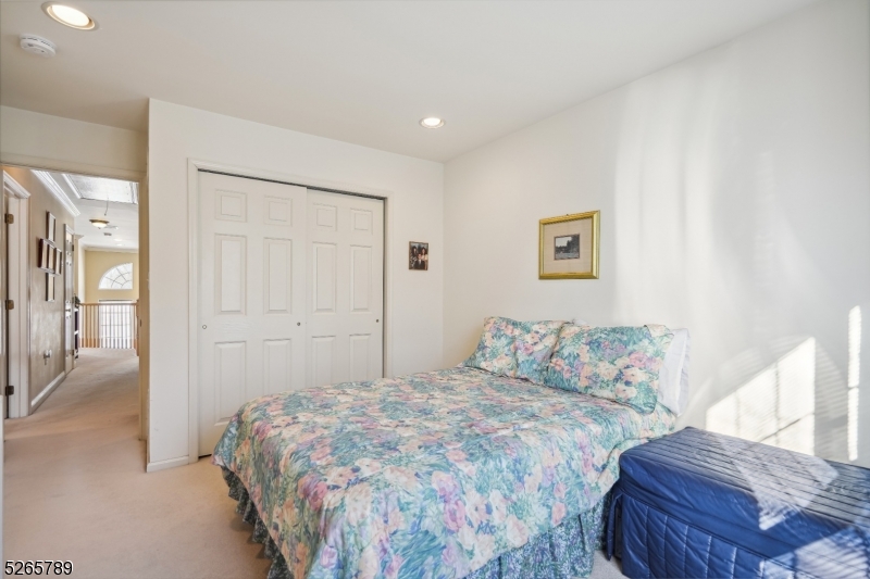 Hamilton Crest - Residential