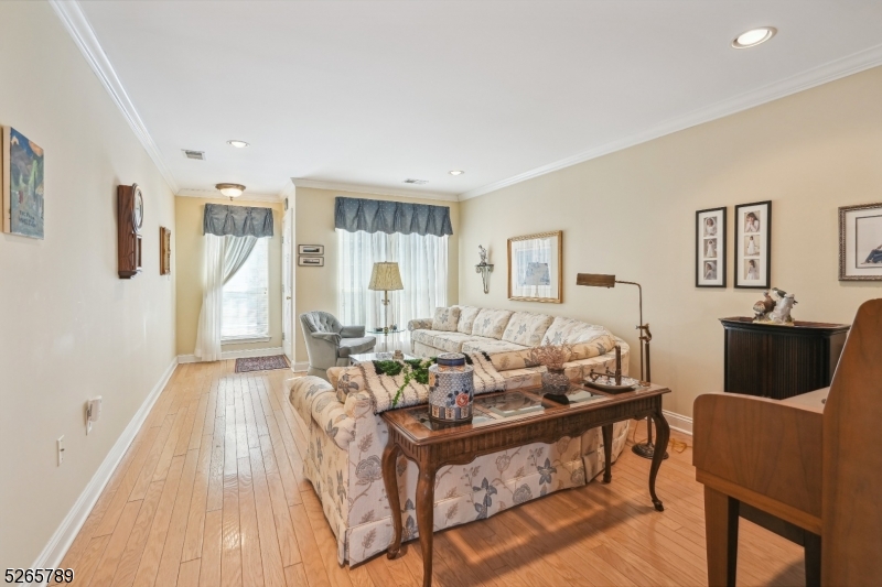 Hamilton Crest - Residential