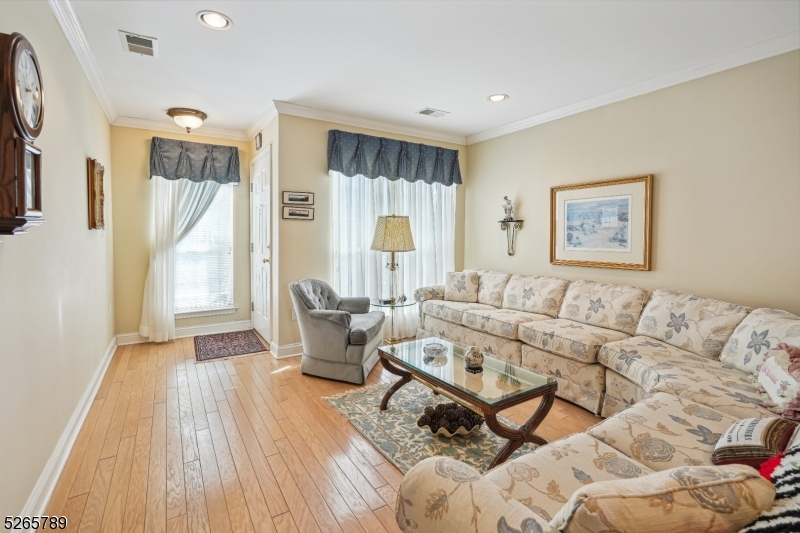 Hamilton Crest - Residential