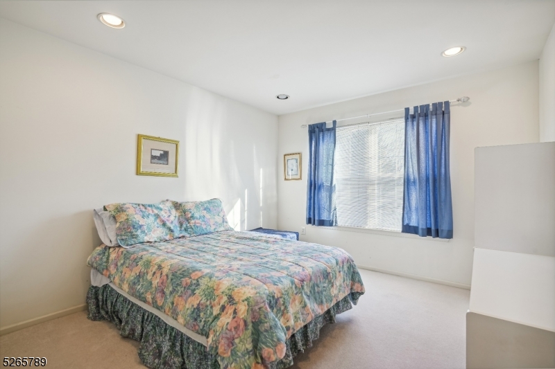 Hamilton Crest - Residential