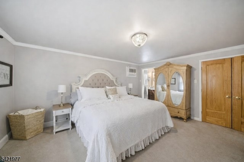 WHITE MEADOW LAKE - Residential