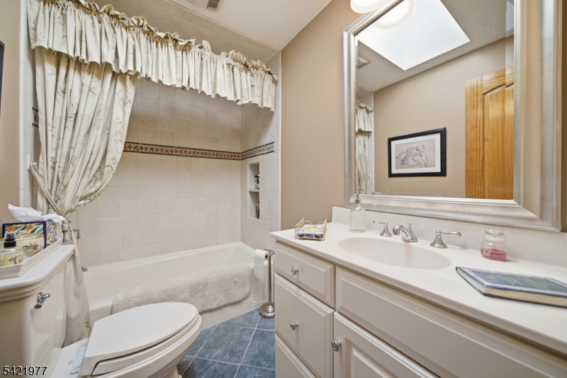 WHITE MEADOW LAKE - Residential