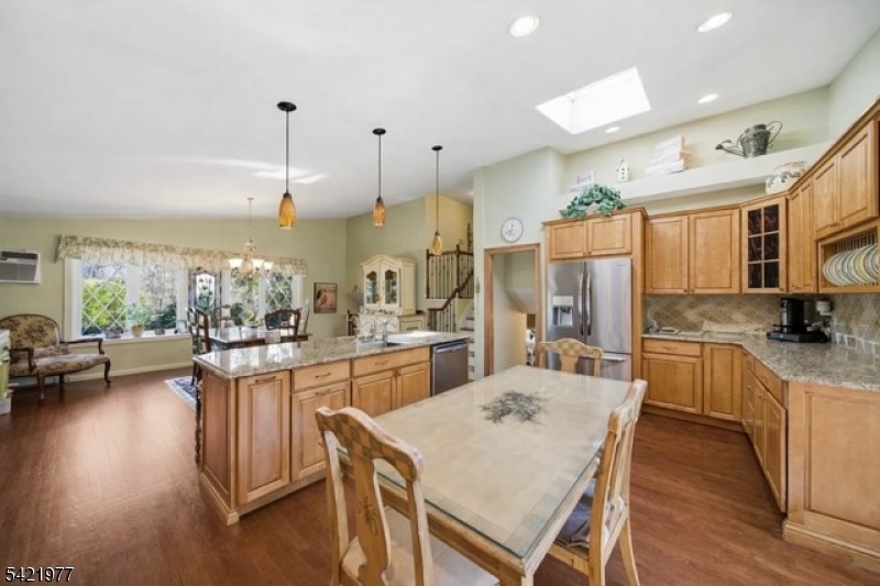 WHITE MEADOW LAKE - Residential