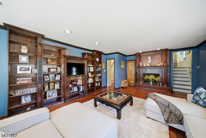 WHITE MEADOW LAKE - Residential