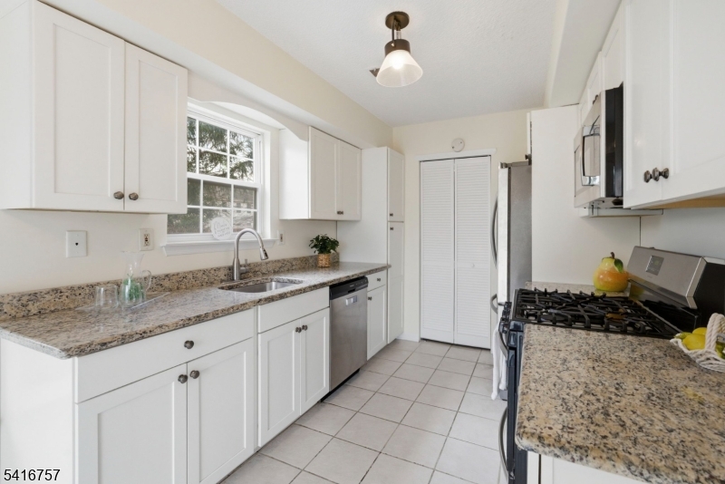 Nassau Square - Residential