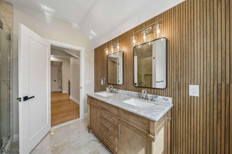 Central Villas - Residential