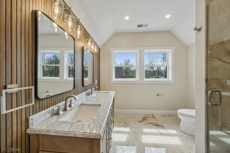 Central Villas - Residential