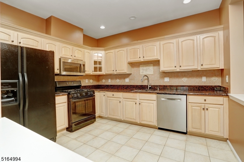 Mazdabrook - Residential Lease