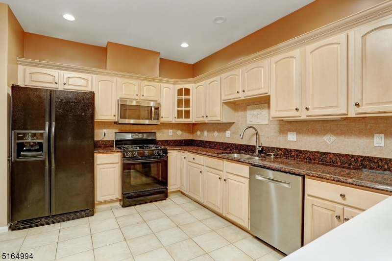 Mazdabrook - Residential Lease