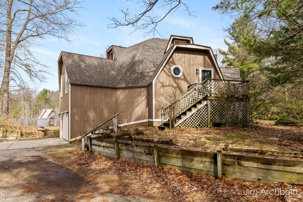 Photo of 2447 Roberts Road, Muskegon, MI 49445 (MLS # 26013383)