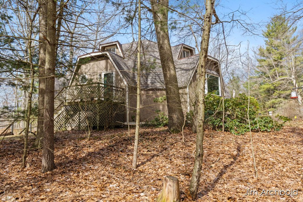 Photo of 2447 Roberts Road, Muskegon, MI 49445 (MLS # 26013383)