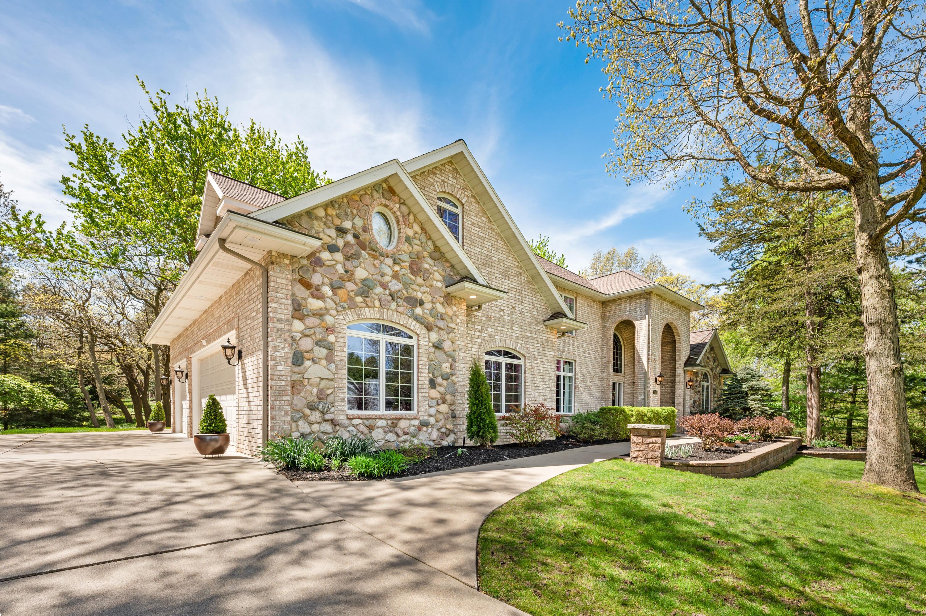 2966 Sundance Path