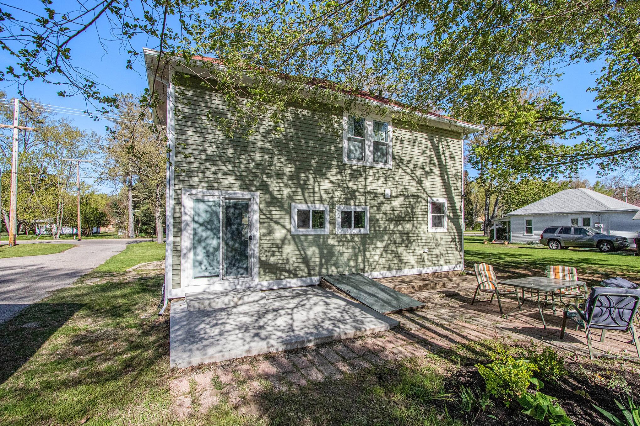 Benton Harbor, Michigan 49022, United States, 3 Bedrooms Bedrooms, ,3 BathroomsBathrooms,Residential,Pending,128175