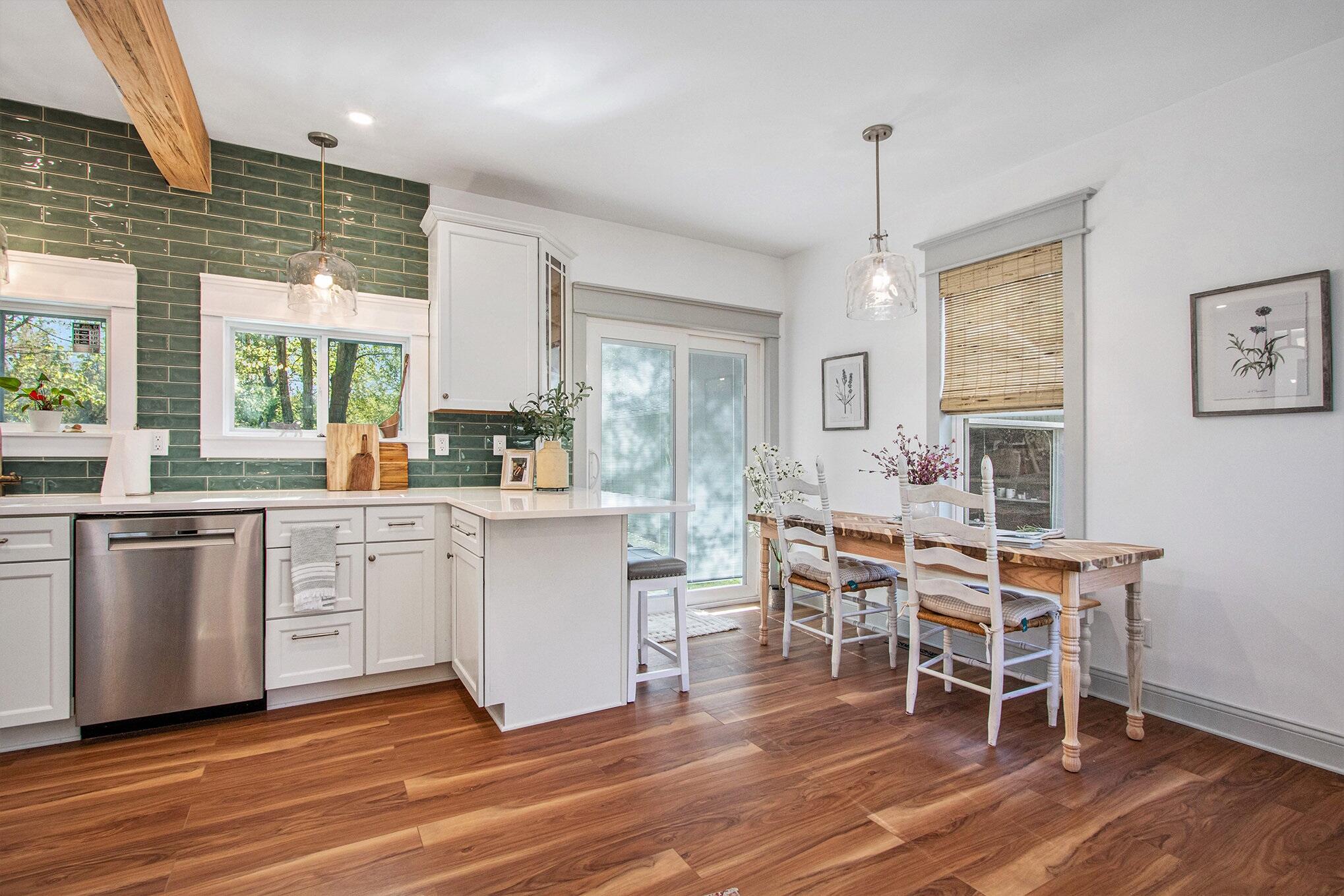 Benton Harbor, Michigan 49022, United States, 3 Bedrooms Bedrooms, ,3 BathroomsBathrooms,Residential,Pending,128175