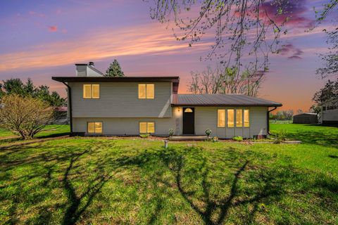 Photo of 5497 Clark Lake Road, Jackson, MI 49201 (MLS # 26017331)