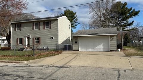 MLS: 25016309