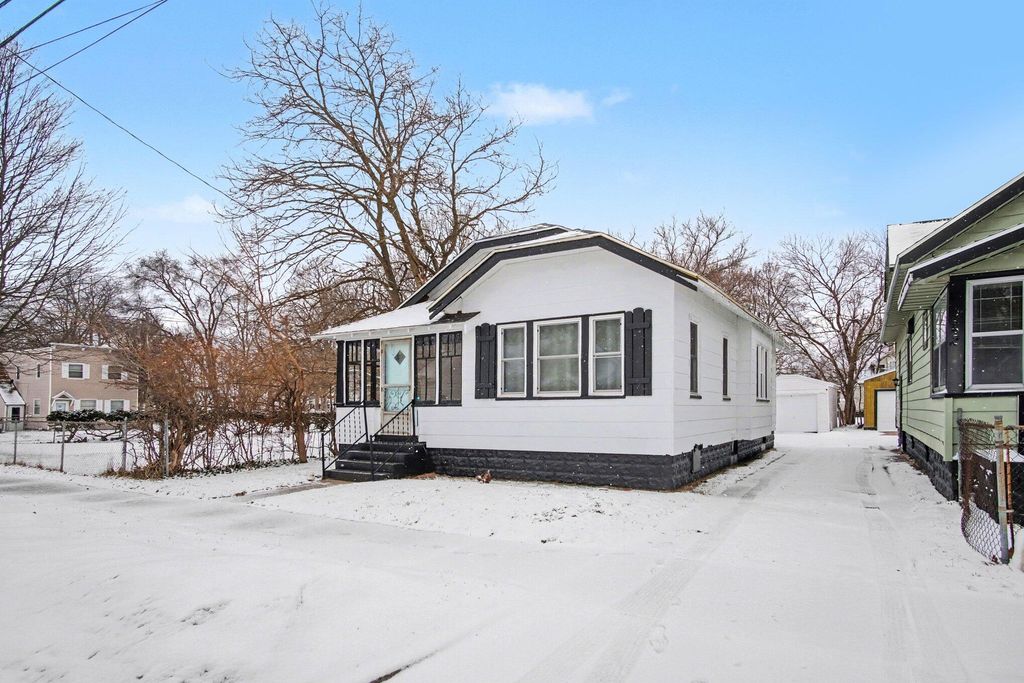 Photo of 348 Orchard Avenue, Muskegon, MI 49442 (MLS # 26006982)