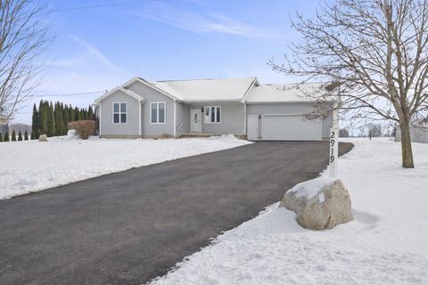 Photo of 2919 W Kalamo Highway, Charlotte, MI 48813 (MLS # 26004351)