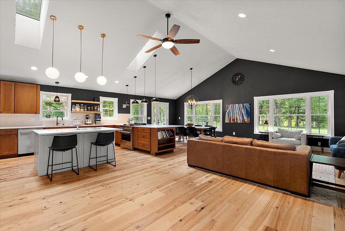 6388 Sycamore Bluff