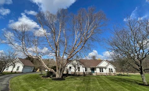Photo of 12126 Harvest Drive, Grass Lake, MI 49240 (MLS # 26014380)