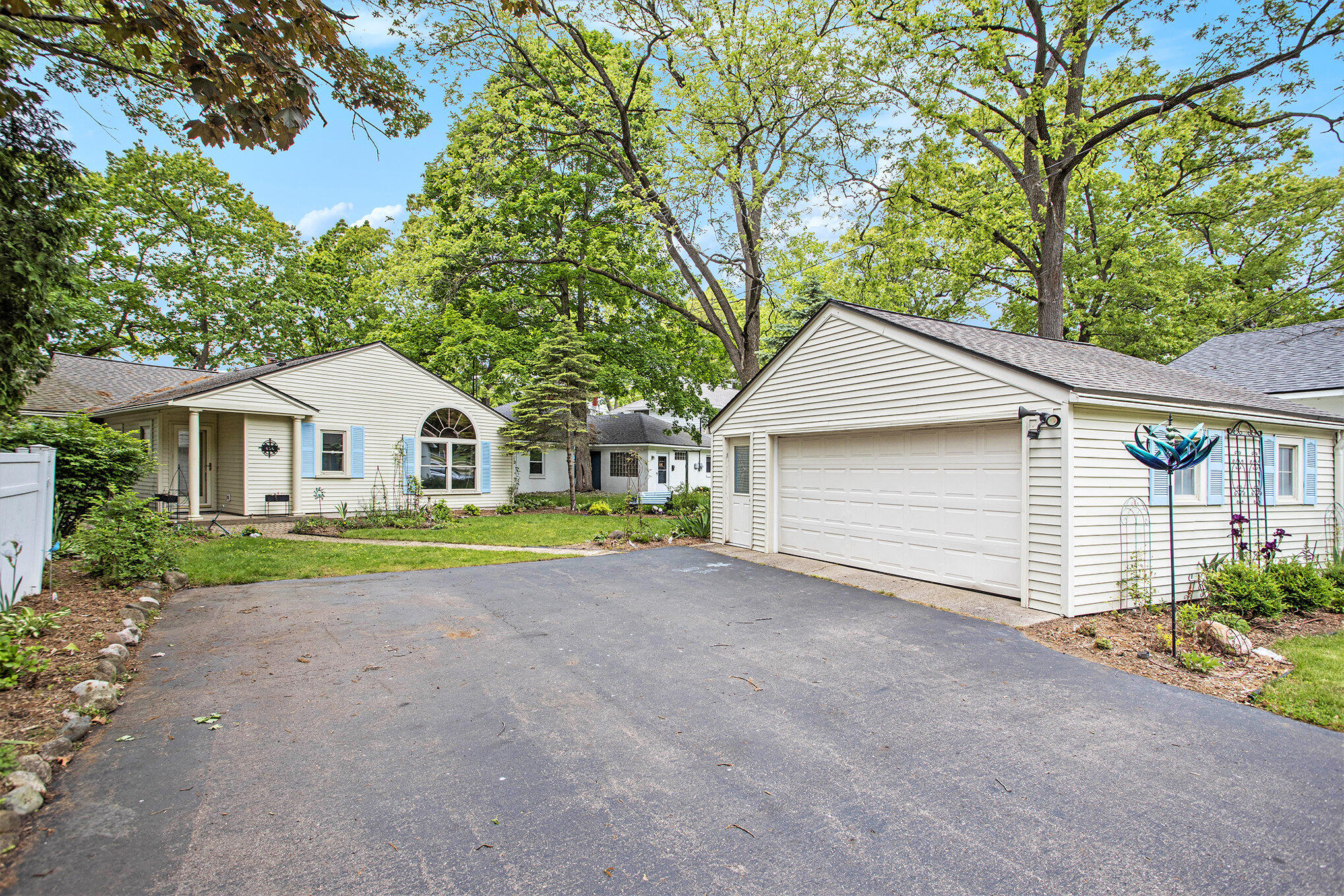 Augusta, Michigan 49012, United States, 3 Bedrooms Bedrooms, ,2 BathroomsBathrooms,Residential,Active,136413