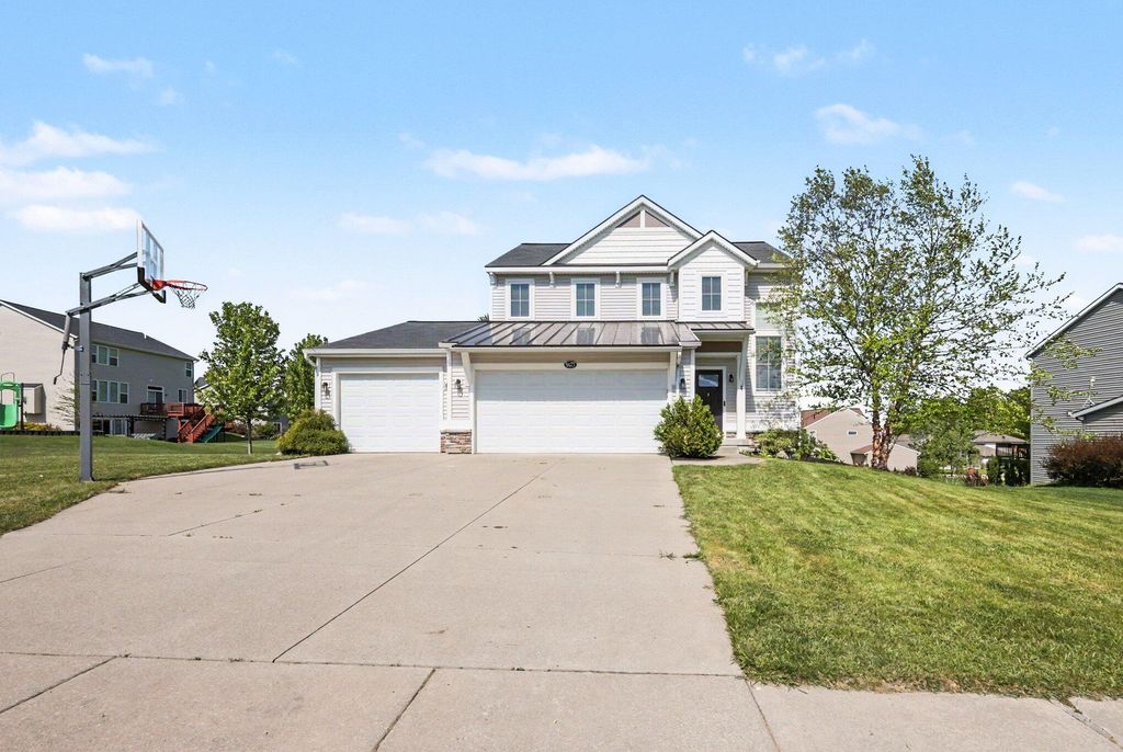 Photo of 9477 Sunset Ridge Drive NE, Rockford, MI 49341 (MLS # 26024481)