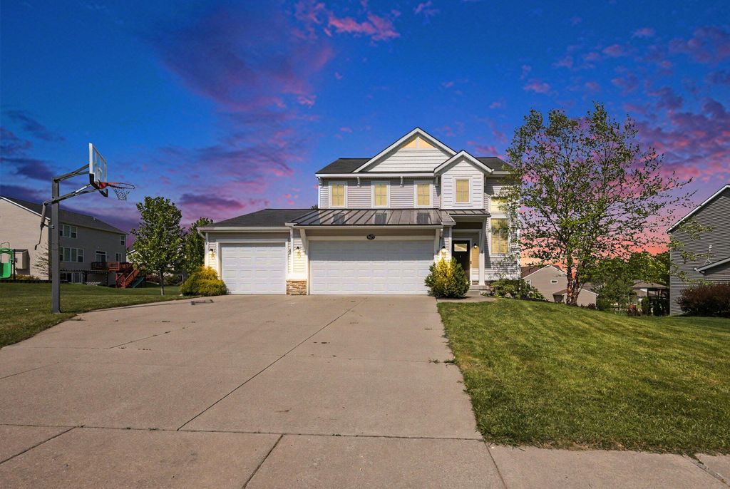 Photo of 9477 Sunset Ridge Drive NE, Rockford, MI 49341 (MLS # 26024481)