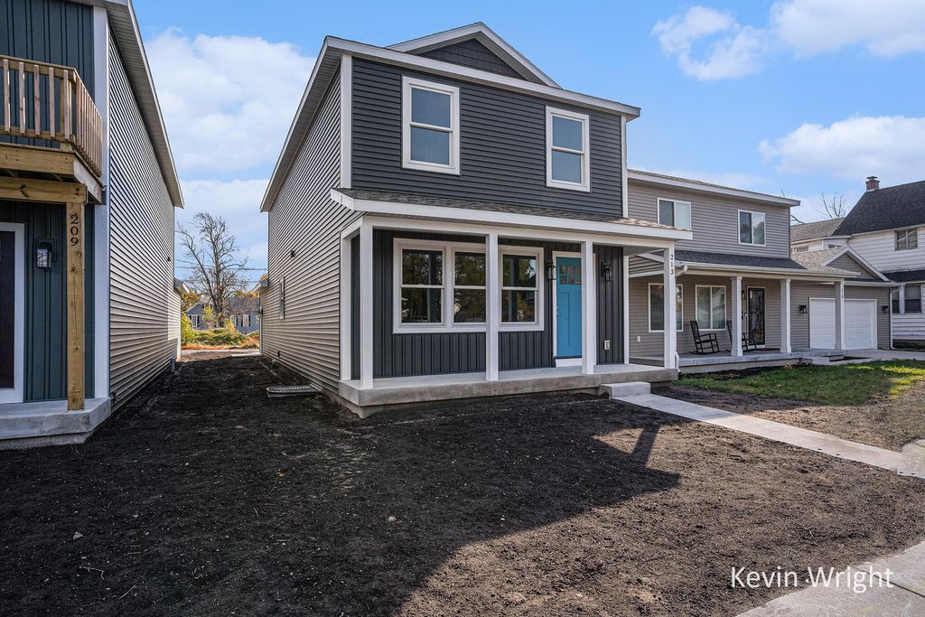 Photo of 213 Merrill Avenue, Muskegon, MI 49441 (MLS # 25057218)