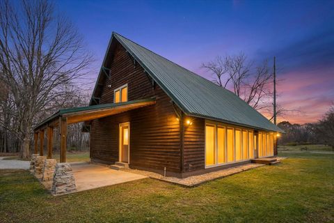 426 Elizabeth Street Buchanan MI 49107