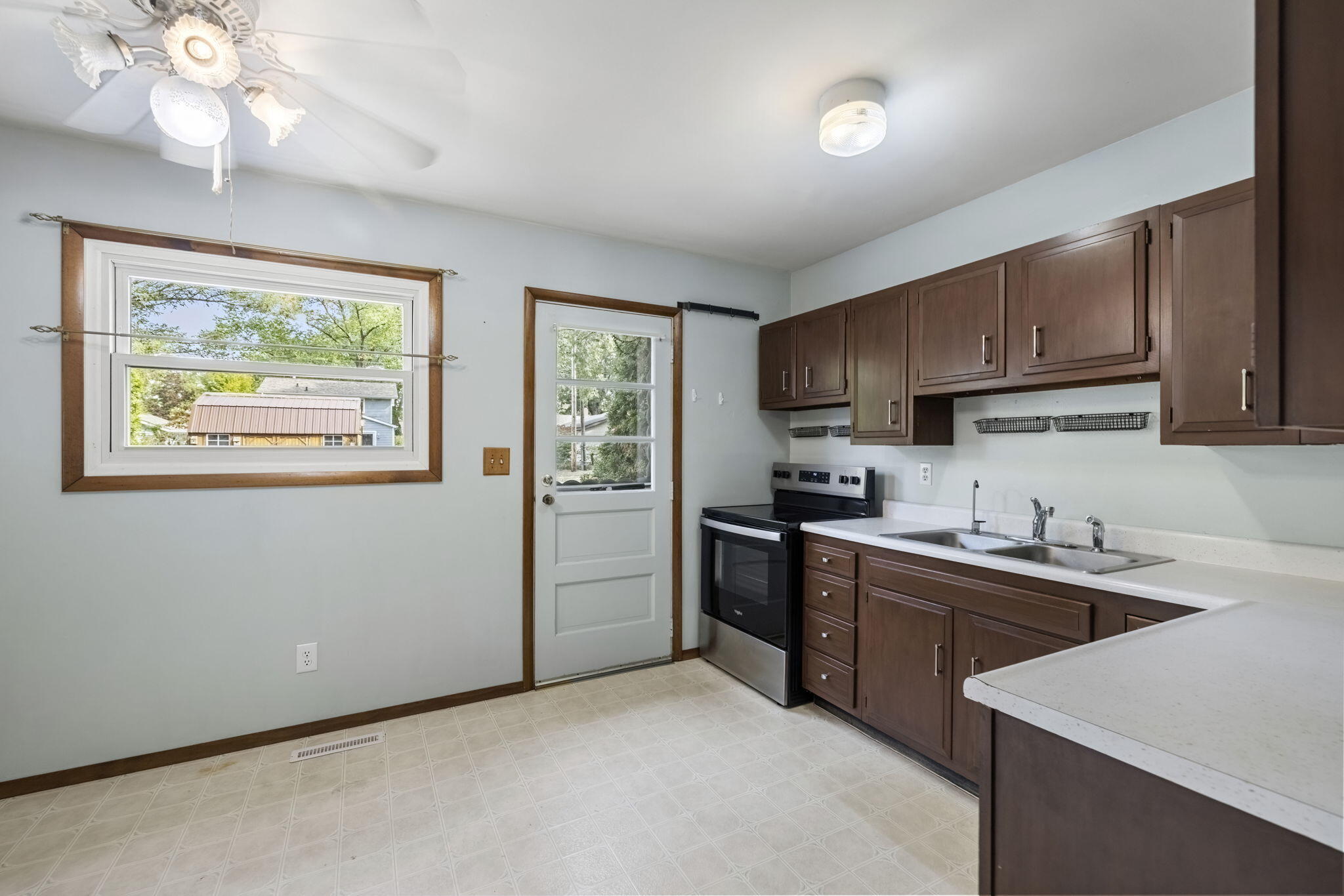 New Buffalo, Michigan 49117, United States, 3 Bedrooms Bedrooms, ,1 BathroomBathrooms,Residential,Active,230476