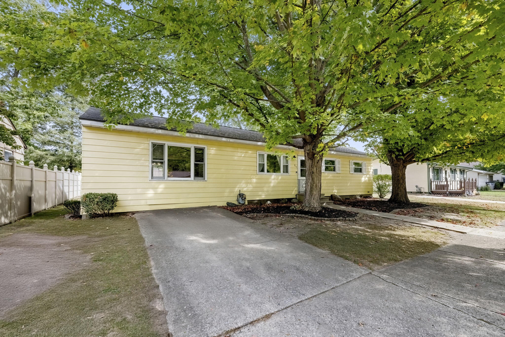 New Buffalo, Michigan 49117, United States, 3 Bedrooms Bedrooms, ,1 BathroomBathrooms,Residential,Active,230476