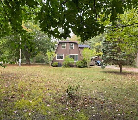 Photo of 4037 N Jebavy Drive, Ludington, MI 49431 (MLS # 26000411)