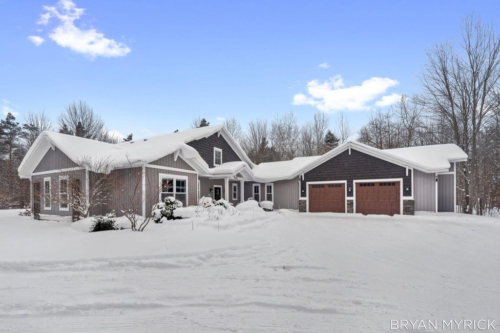 Photo of 4656 Arbor Trail, Holland, MI 49423 (MLS # 26010438)