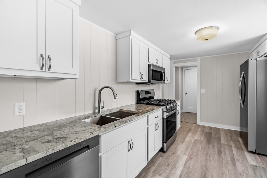 Photo of 3131 Macarthur Road, Muskegon, MI 49442 (MLS # 25062098)