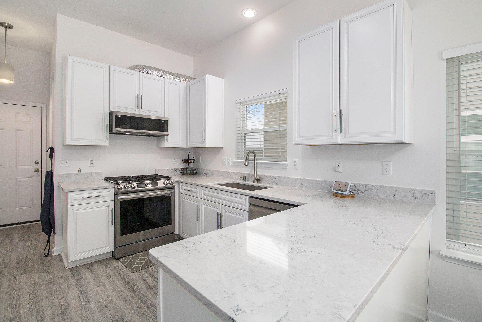 Ann Arbor, Michigan 48103, United States, 5 Bedrooms Bedrooms, ,4 BathroomsBathrooms,Residential,Pending,1464