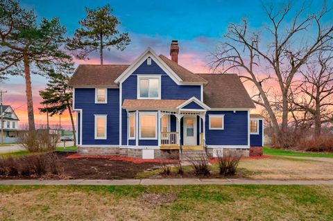 Photo of 125 E Delaware Street, Decatur, MI 49045 (MLS # 26013059)