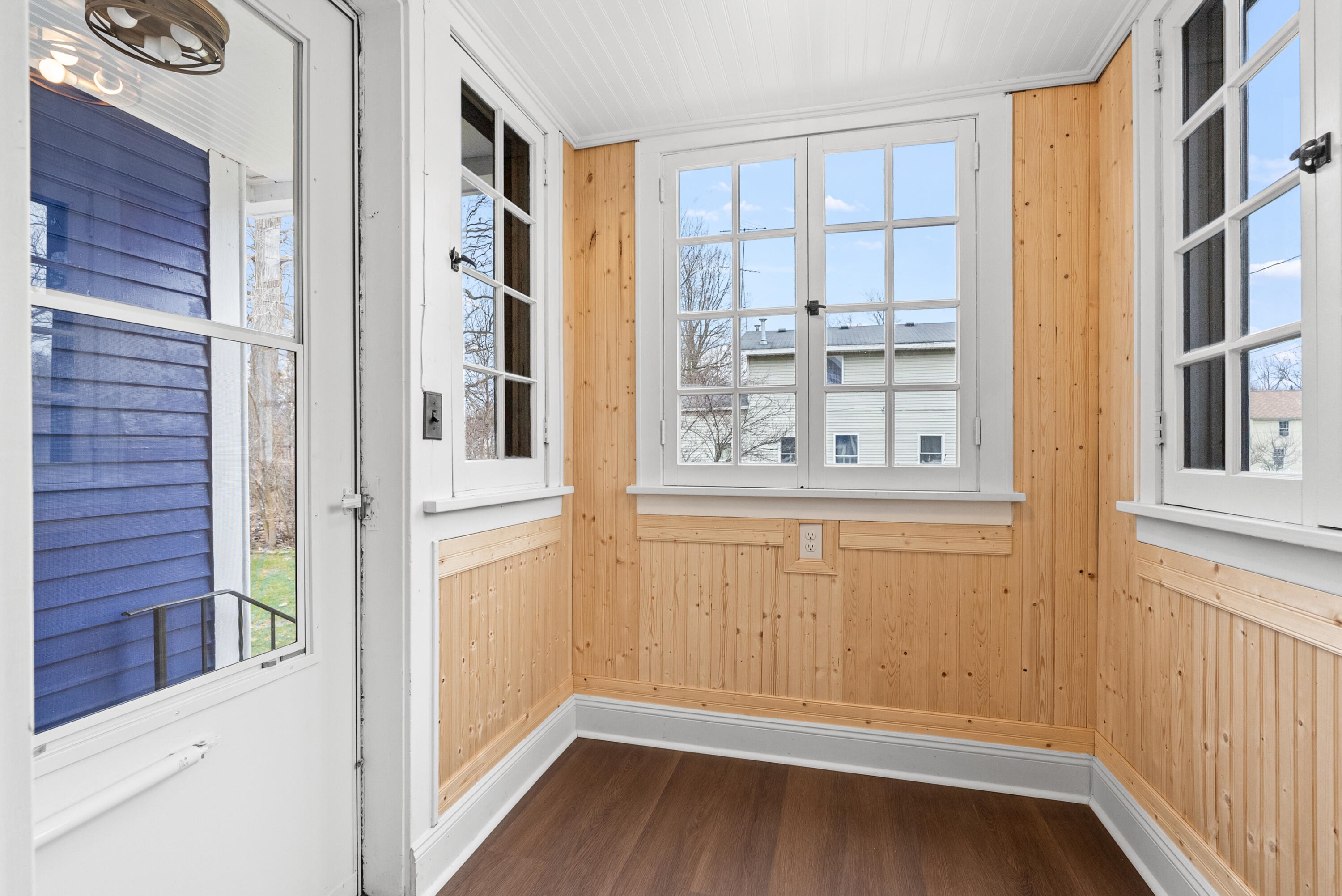 125 E Delaware Street