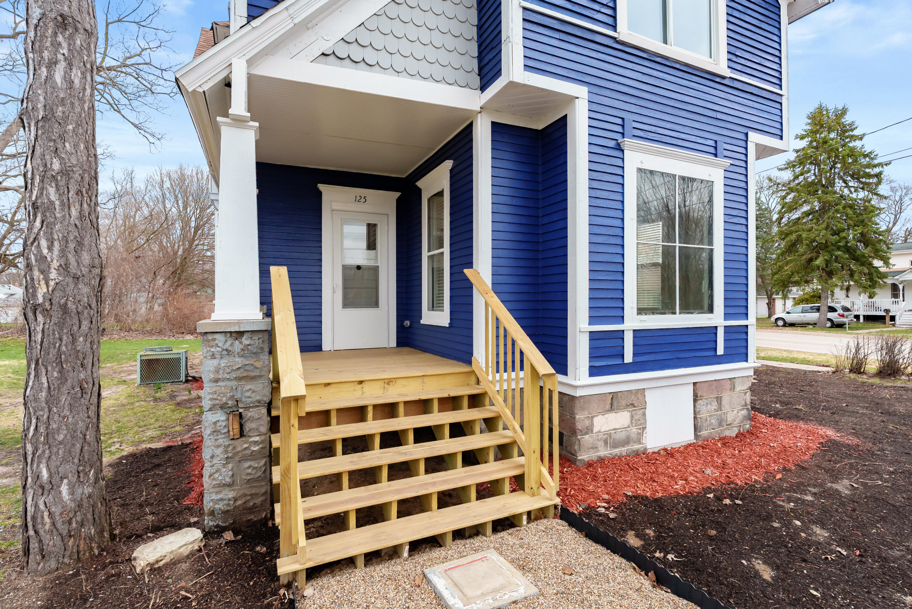 125 E Delaware Street