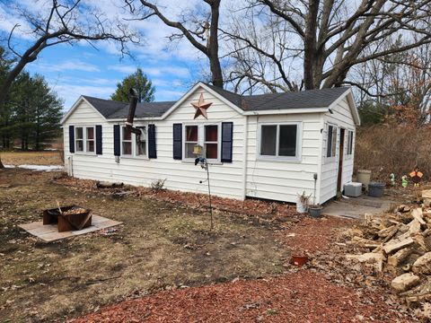 Photo of 3004 Nelson Street, Manistee, MI 49660 (MLS # 26012310)