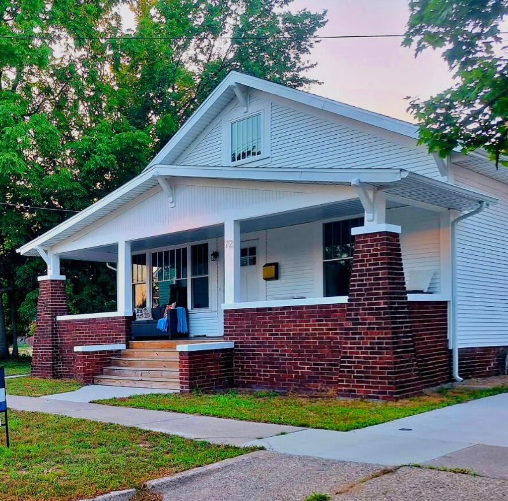 Photo of 72 E Grand Avenue, Muskegon, MI 49442 (MLS # 25034871)