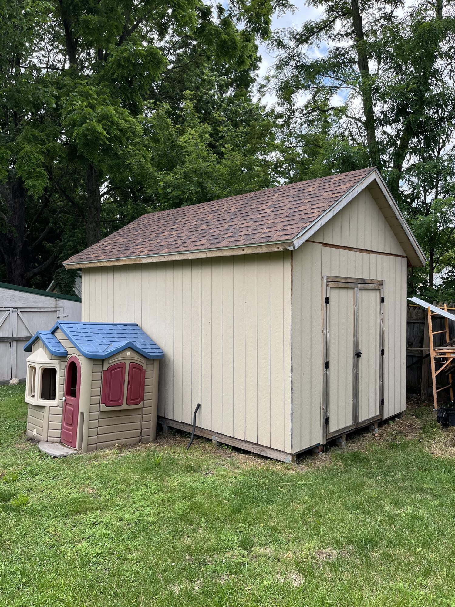 Paw Paw, Michigan 49079, United States, 5 Bedrooms Bedrooms, ,3 BathroomsBathrooms,Residential,Active,137734