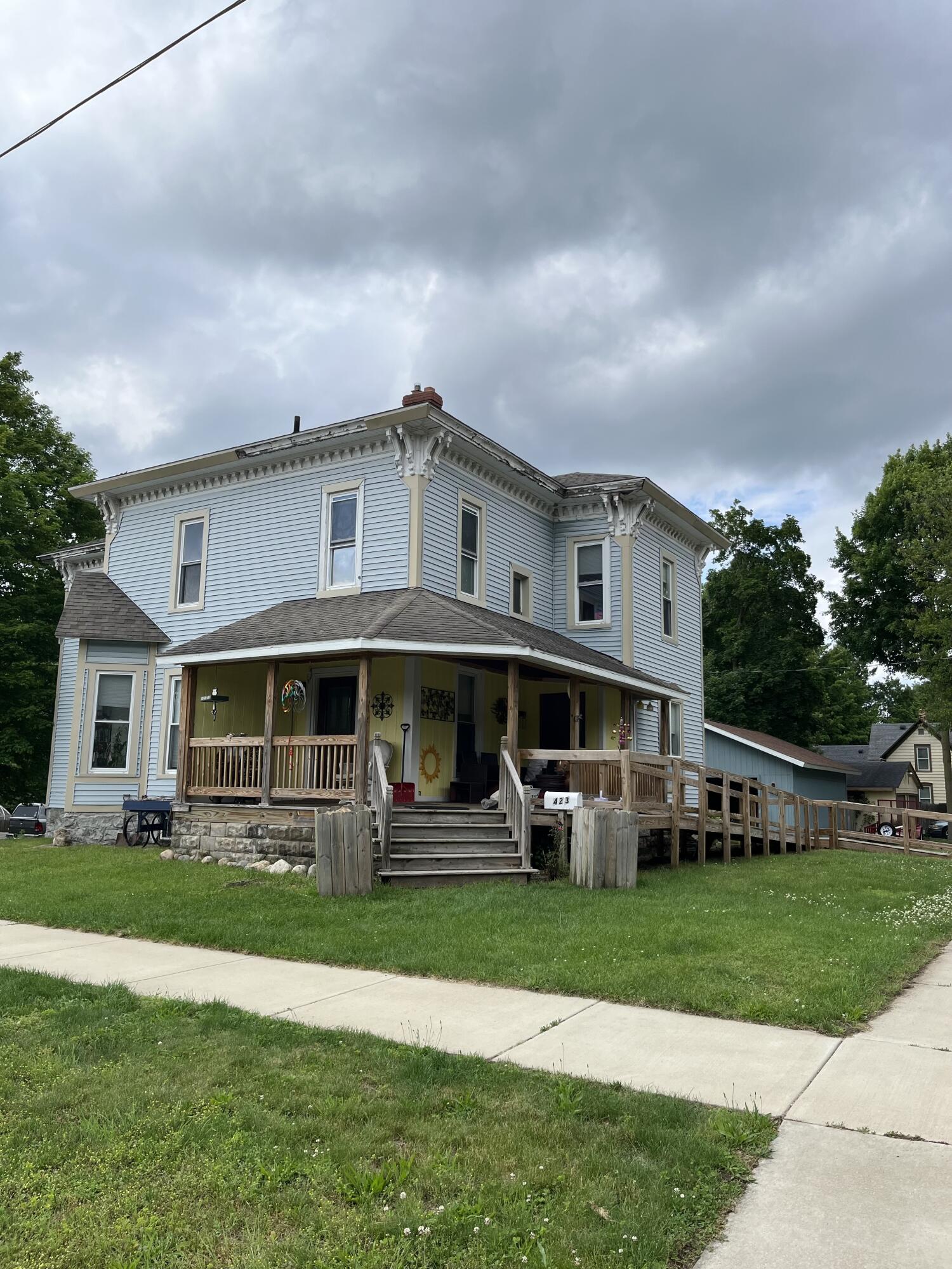 Paw Paw, Michigan 49079, United States, 5 Bedrooms Bedrooms, ,3 BathroomsBathrooms,Residential,Active,137734