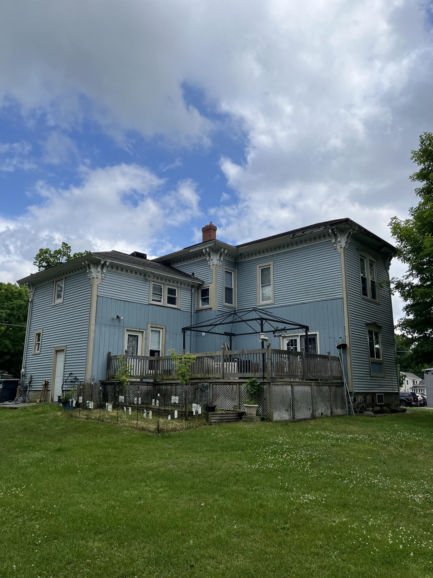 Paw Paw, Michigan 49079, United States, 5 Bedrooms Bedrooms, ,3 BathroomsBathrooms,Residential,Active,137734