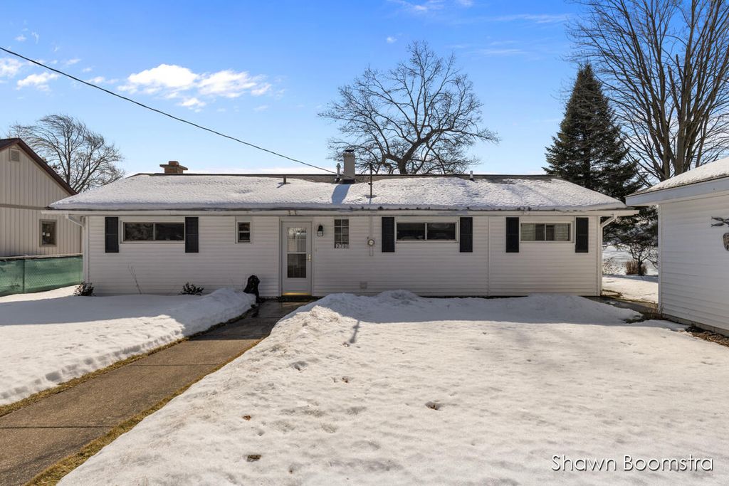 Photo of 2791 Lakeshore Road, Twin Lake, MI 49457 (MLS # 26005901)