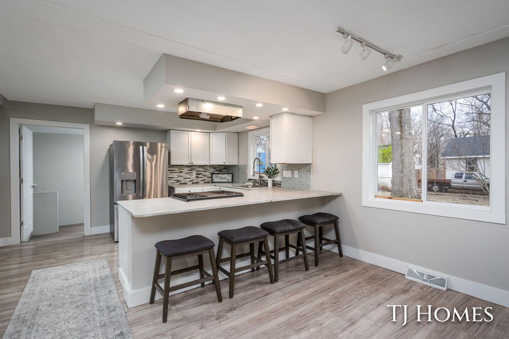 Photo of 3220-3224 Jefferson Street, Muskegon, MI 49444 (MLS # 26001808)