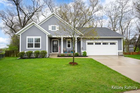 Photo of 1548 Dryad Court NE, Grand Rapids, MI 49505 (MLS # 26018844)