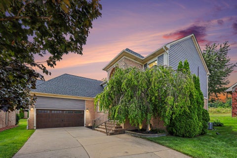 Photo for 59807 Glacier Ridge N